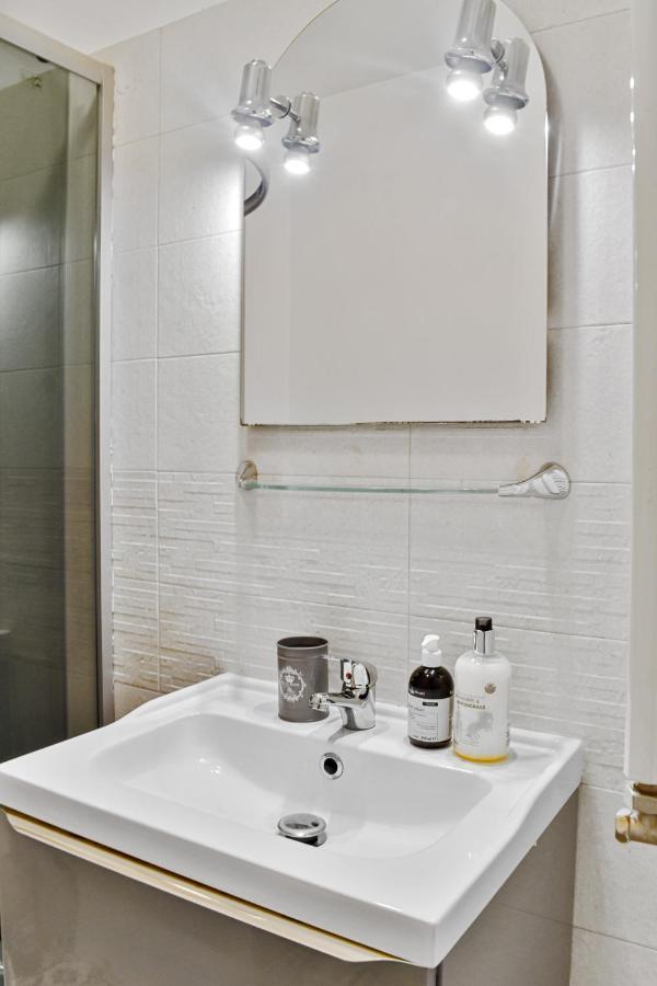 Homestay Otopeni Exteriér fotografie